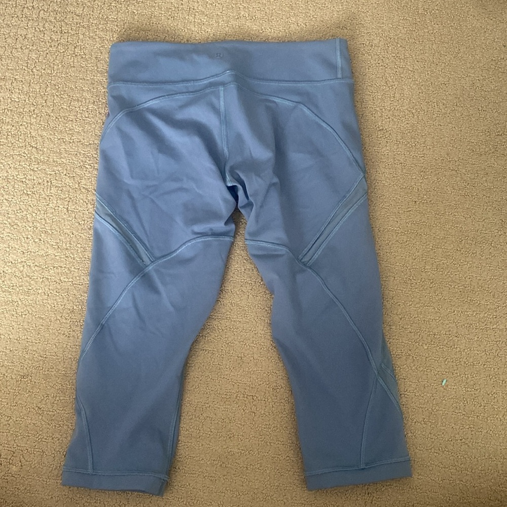 Lululemon Capri Blue/Gray Leggings Size 6